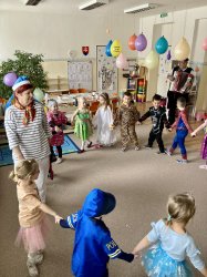V škôlke máme veľký bál, hurá je tu karneval!