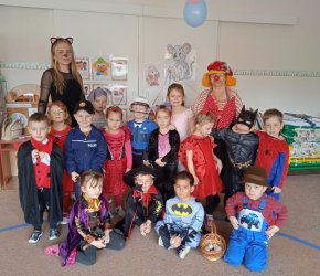 V škôlke máme veľký bál, hurá je tu karneval!