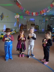 V škôlke máme veľký bál, hurá je tu karneval!