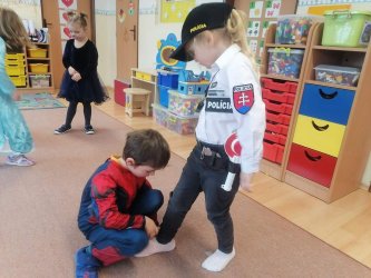 V škôlke máme veľký bál, hurá je tu karneval!