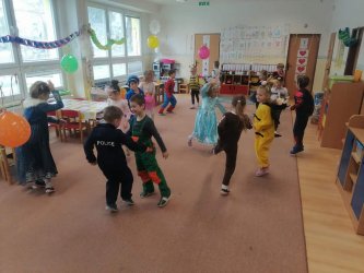 V škôlke máme veľký bál, hurá je tu karneval!