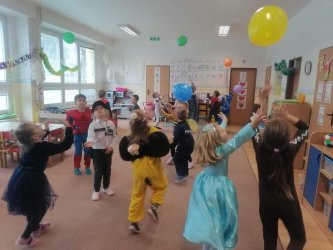 V škôlke máme veľký bál, hurá je tu karneval!