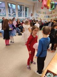 V škôlke máme veľký bál, hurá je tu karneval!