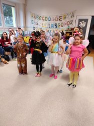 V škôlke máme veľký bál, hurá je tu karneval!