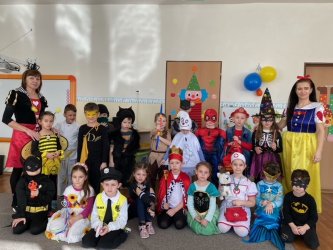 V škôlke máme veľký bál, hurá je tu karneval!