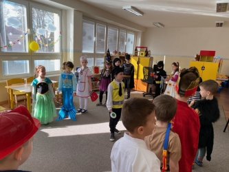 V škôlke máme veľký bál, hurá je tu karneval!