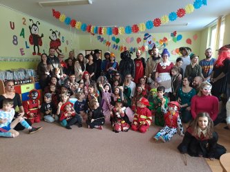 V škôlke máme veľký bál, hurá je tu karneval!