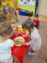  Medzinárodný deň jablka