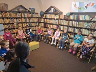 Vianočné čítanie v mestskej knižnici