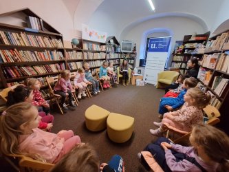 Vianočné čítanie v mestskej knižnici