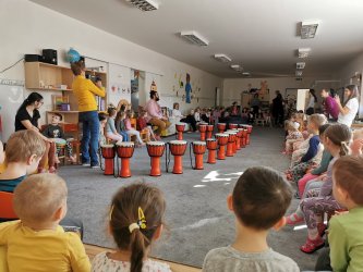 Bubnová show v materskej škole
