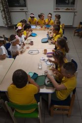 Noc s Andersenom v materskej škole - dobrodružná cesta prasiatok Budkáčika a Dubkáčika