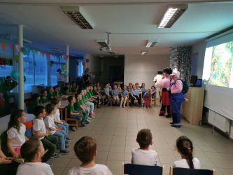 Noc s Andersenom v materskej škole - dobrodružná cesta prasiatok Budkáčika a Dubkáčika