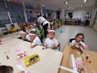 Noc s Andersenom v materskej škole - dobrodružná cesta prasiatok Budkáčika a Dubkáčika