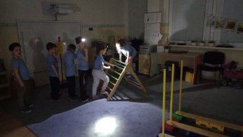 Noc s Andersenom v materskej škole - dobrodružná cesta prasiatok Budkáčika a Dubkáčika