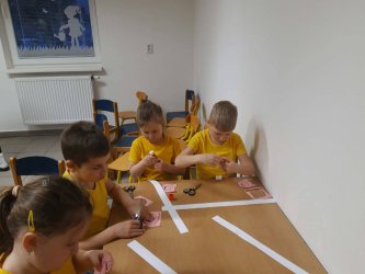 Noc s Andersenom v materskej škole - dobrodružná cesta prasiatok Budkáčika a Dubkáčika