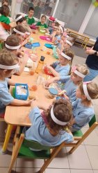 Noc s Andersenom v materskej škole - dobrodružná cesta prasiatok Budkáčika a Dubkáčika