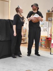 Múdra Zuzka a blázni