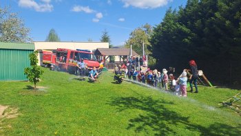 Deti z Elokovaného pracoviska, I.Krasku 60 navštívili hasiči z DHZ Krupina