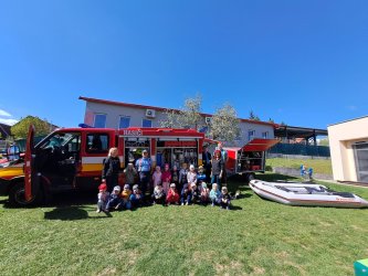 Deti z Elokovaného pracoviska, I.Krasku 60 navštívili hasiči z DHZ Krupina