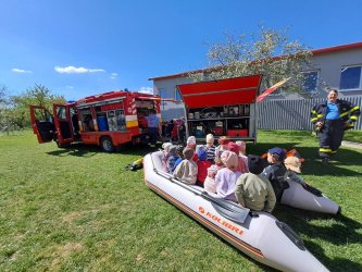 Deti z Elokovaného pracoviska, I.Krasku 60 navštívili hasiči z DHZ Krupina